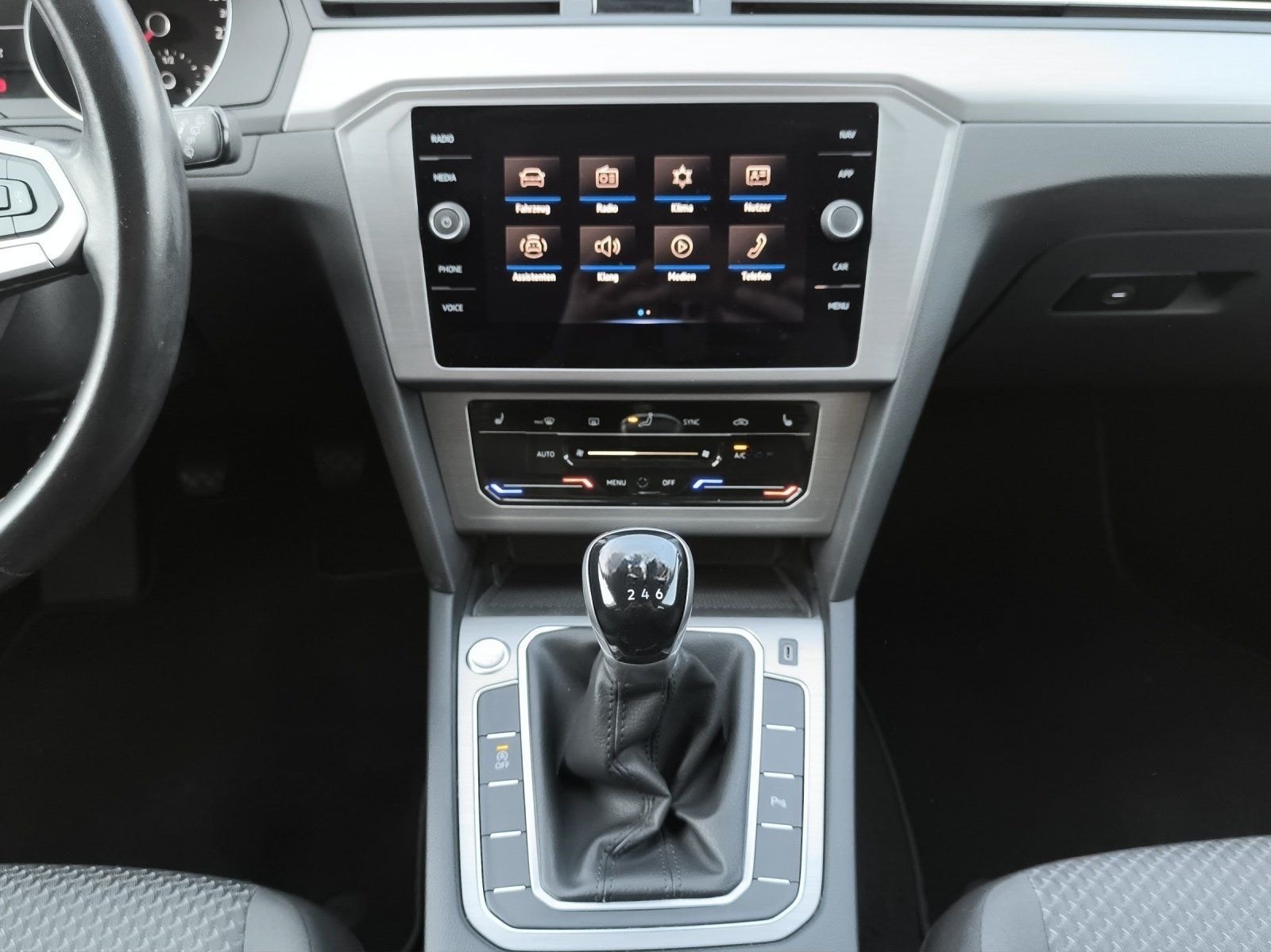 Volkswagen Passat Variant 1.5 TSI ACC LED NAVI foto 19