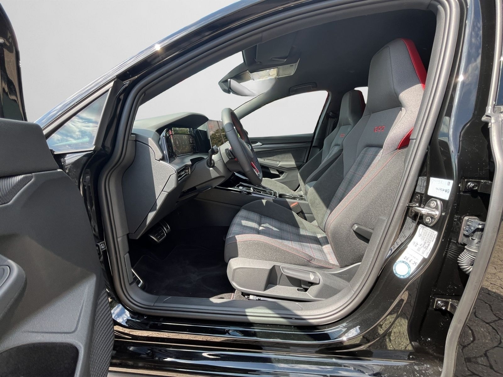 Volkswagen Golf GTI Black Style, AHK,19"LM,IQ-Light,CAM foto 12