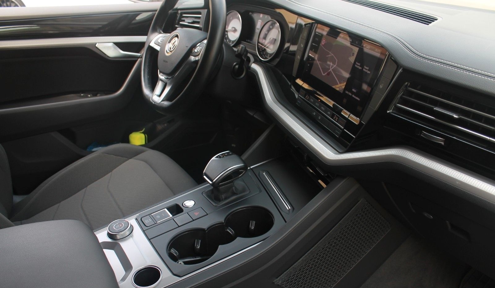 Volkswagen Touareg 3.0 V6 TDI 4MOTION DSG LED AHK RÜKA foto 24