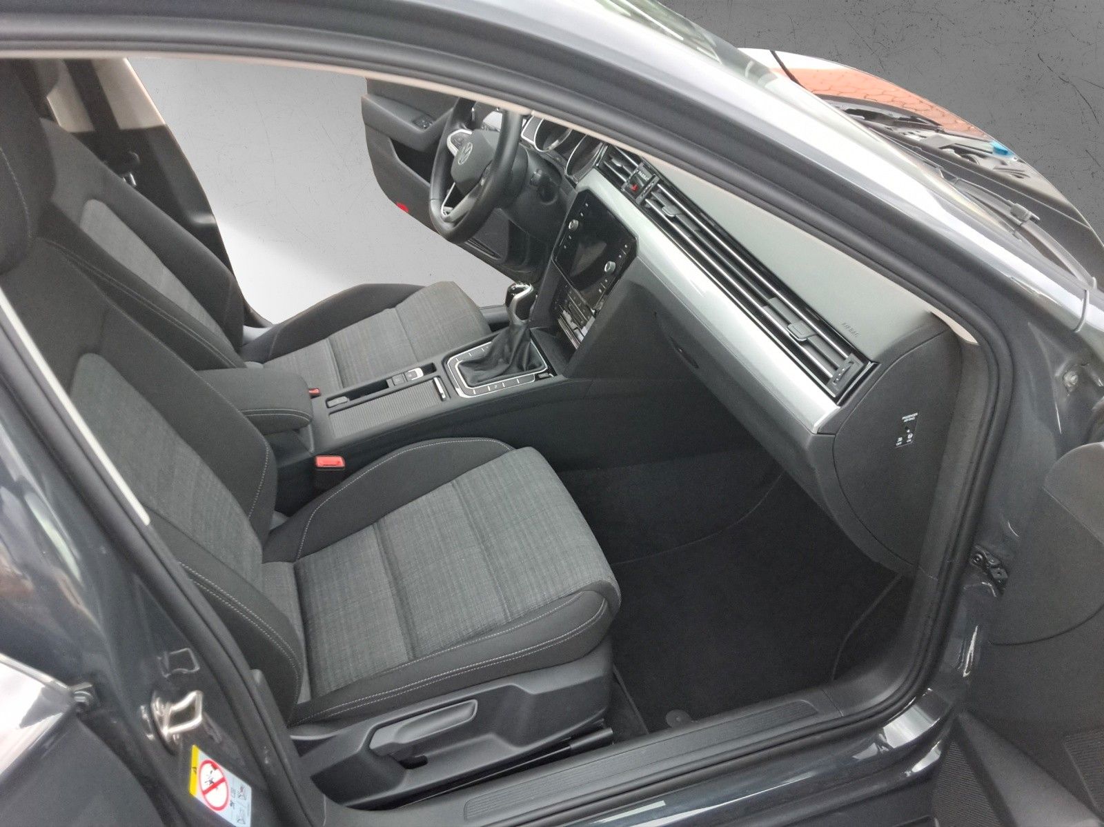 Volkswagen Passat Variant 2.0 TDI ACC,LED,Navi,DAB,APP,Ergo foto 13