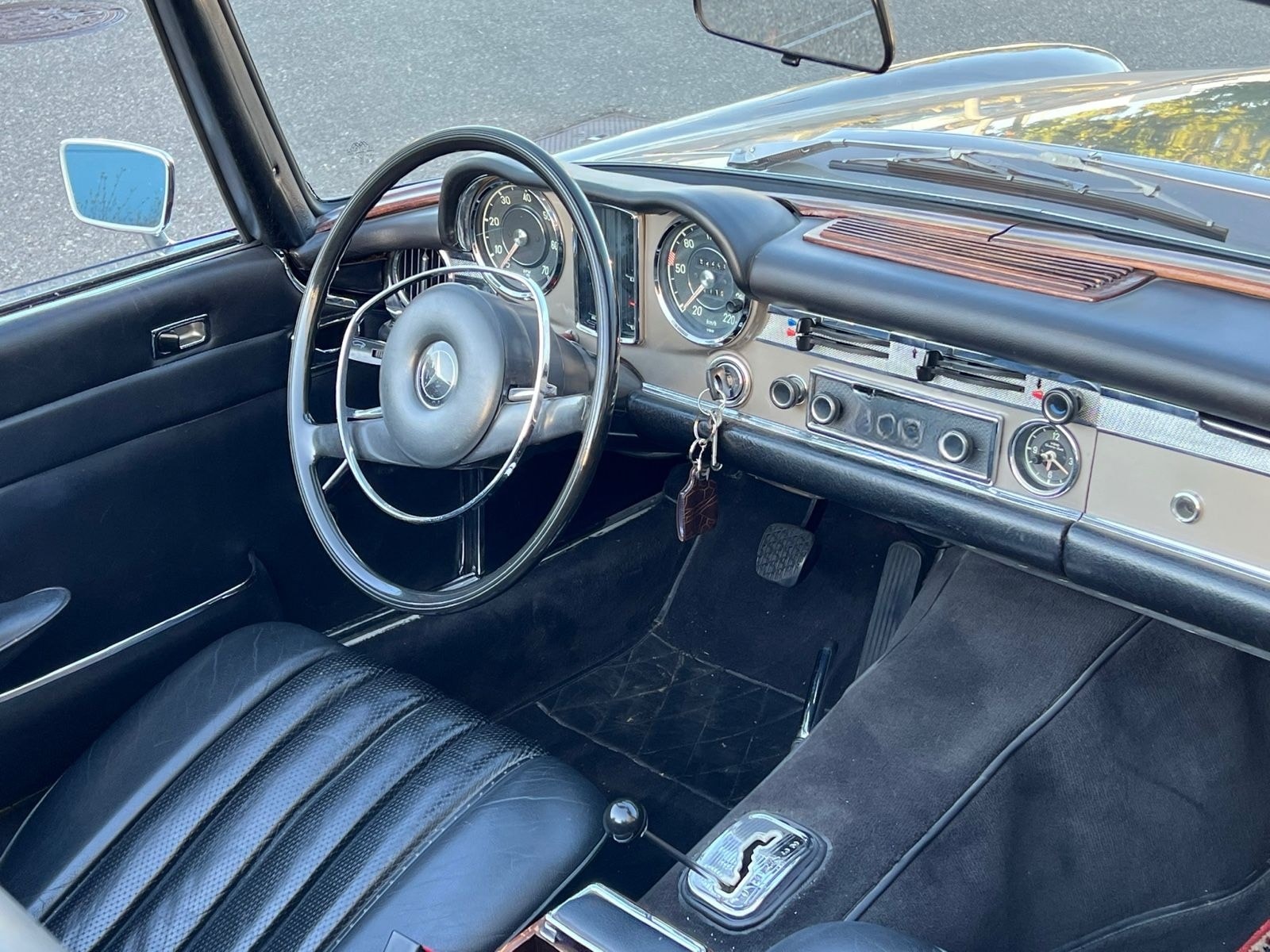 Mercedes-Benz 280 SL foto 11