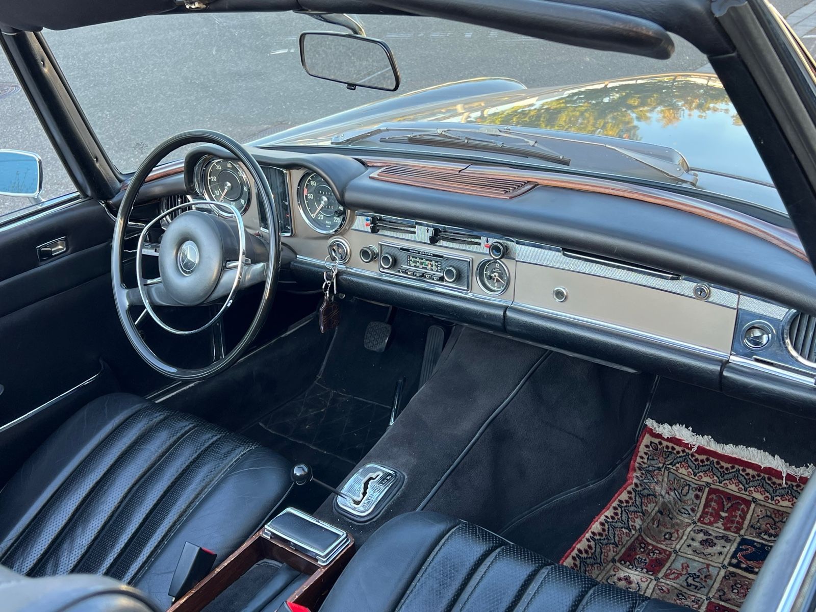 Mercedes-Benz 280 SL foto 6