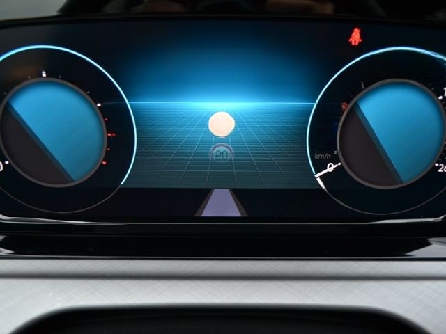 Volkswagen Golf VIII 1.5 TSI Life LED/NAVI+VZE/16-ZOLL/PDC/ foto 12