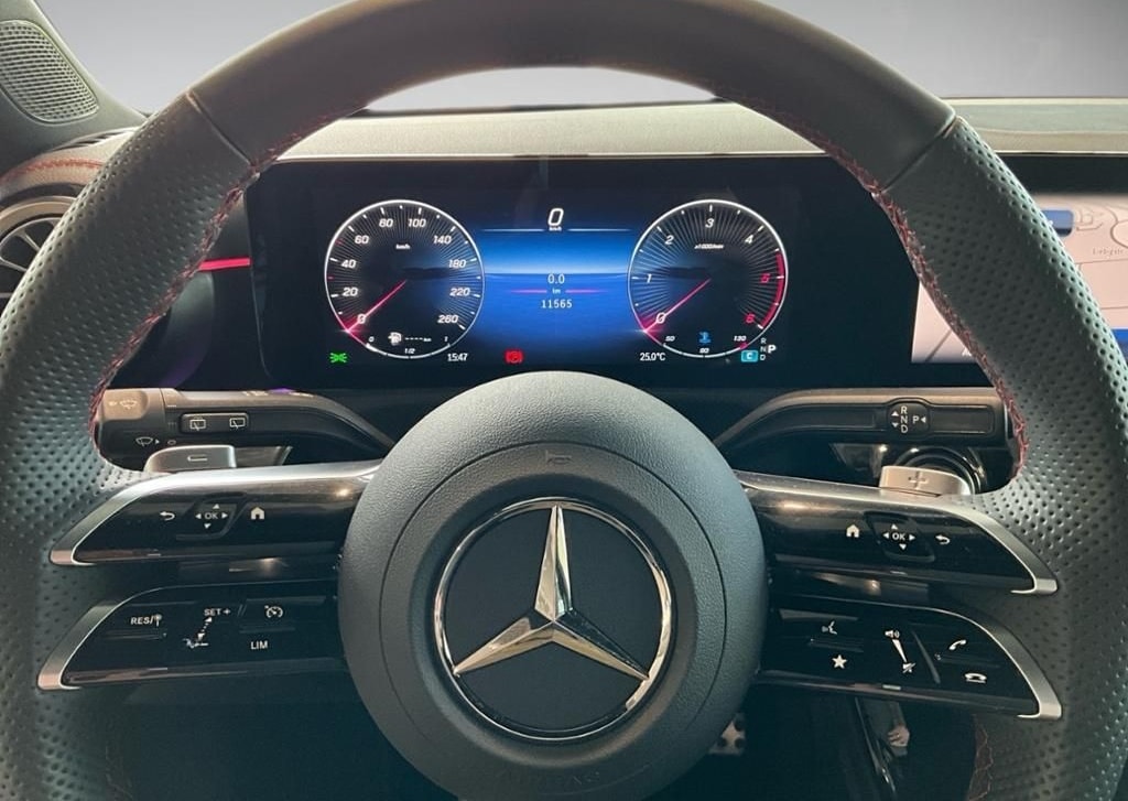 Mercedes-Benz CLA 220 d AMG Shooting Brake AUT Kam. KeyLess foto 12