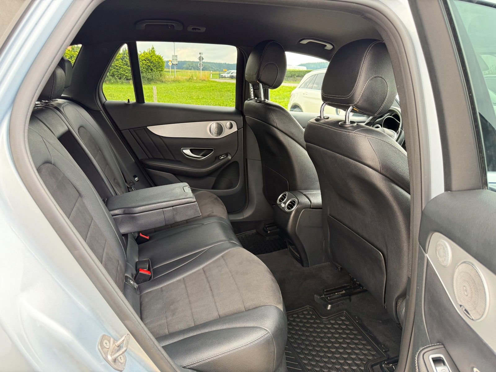 Mercedes-Benz GLC 250 d 4Matic*AMG*NAVI*KAMERA*LED*AHK*19''ALU foto 16