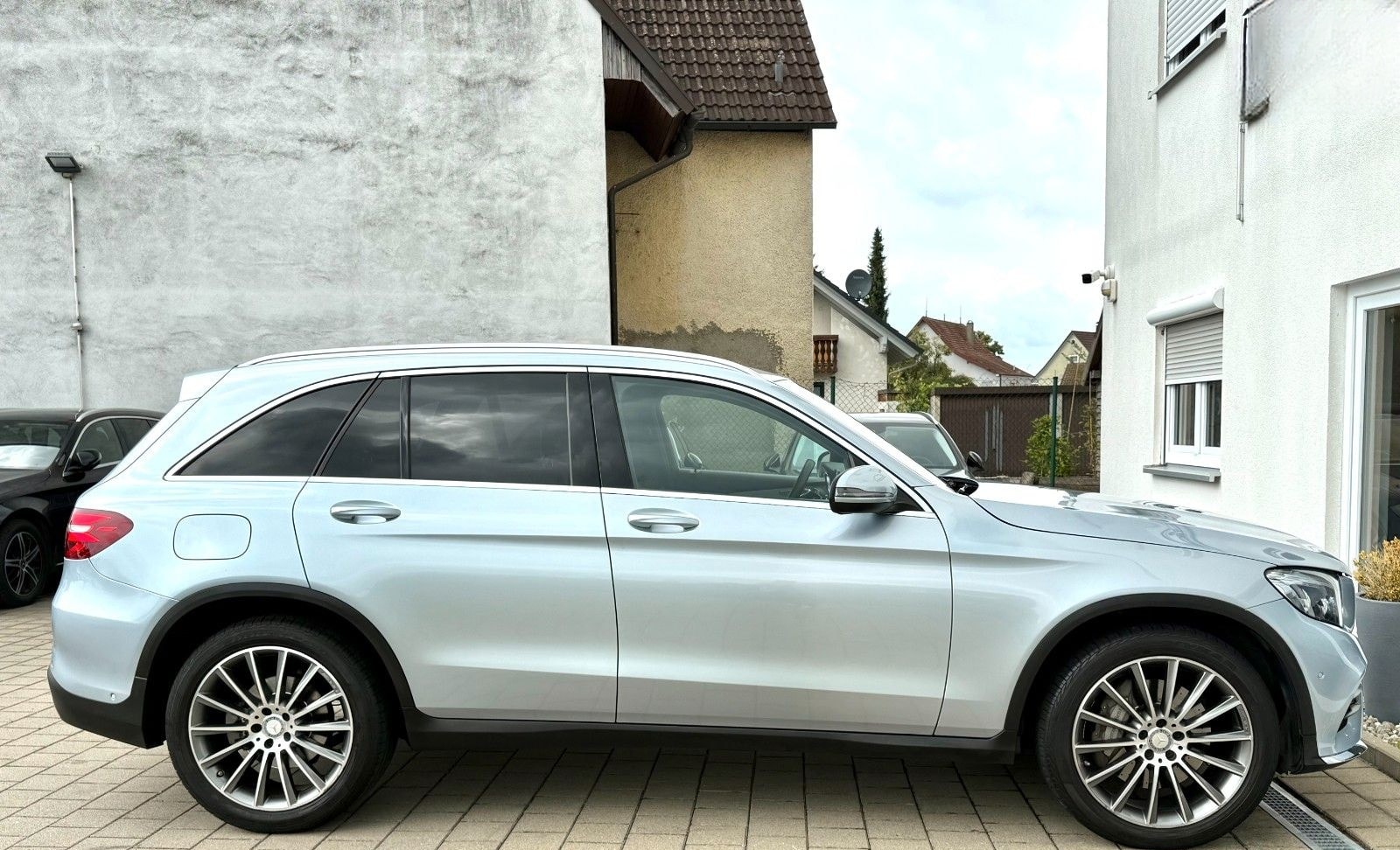 Mercedes-Benz GLC 250 d 4Matic*AMG*NAVI*KAMERA*LED*AHK*19''ALU foto 4