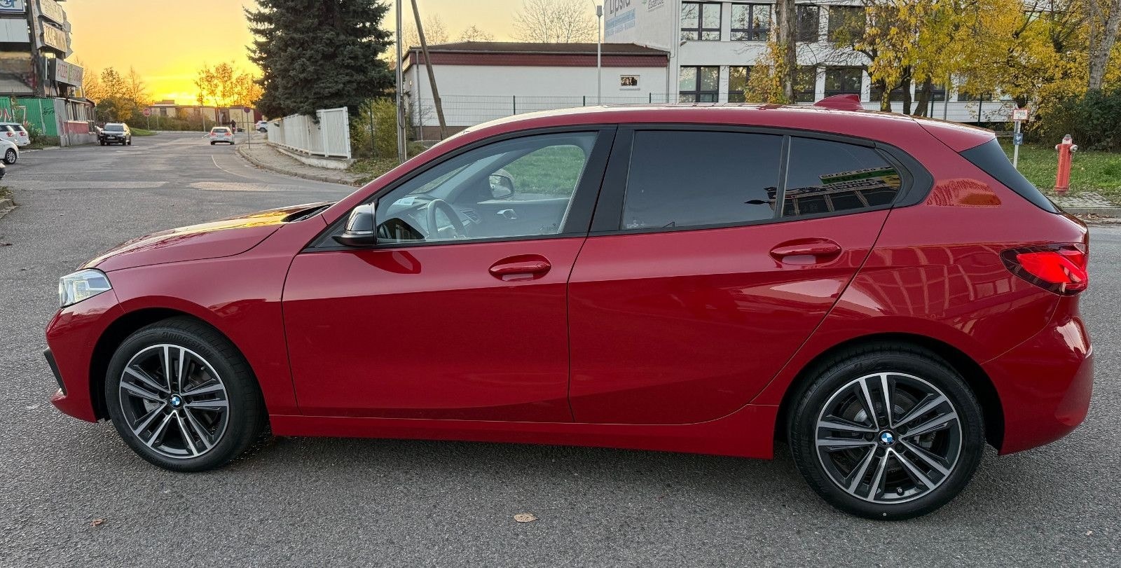 BMW 118 i LED, Rückfahrkamera,CarPlay,Rot METALLI foto 6