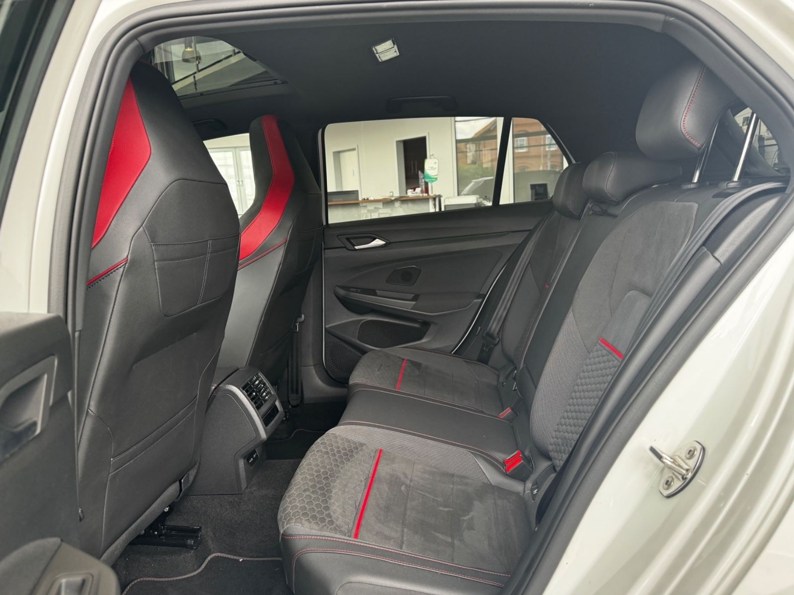 Volkswagen Golf VIII Lim GTI Clubsport 2.0 TSI"Matrix/Pano" foto 16