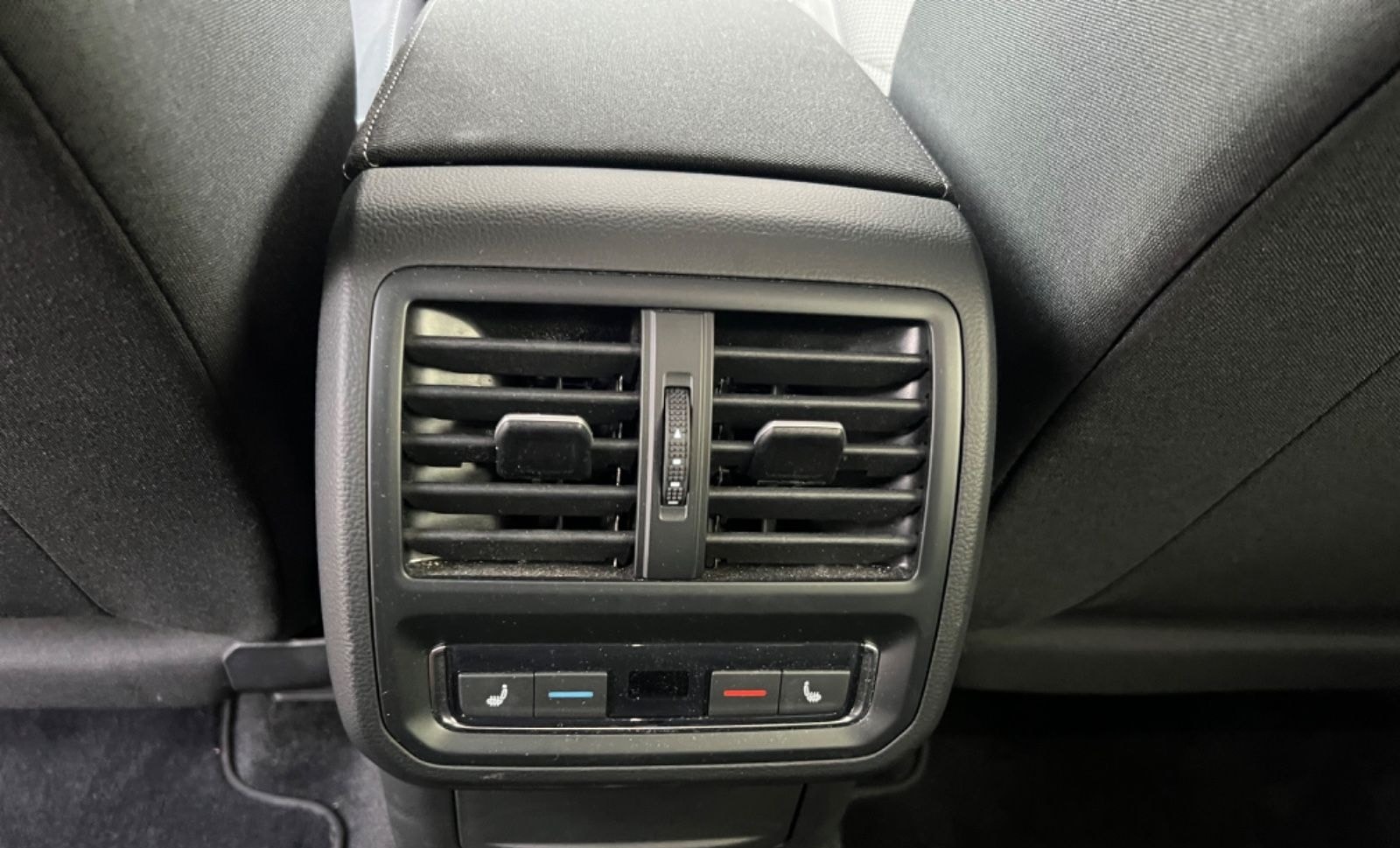 Volkswagen Arteon DSG*LED*ACC*LANE-ASSIST*NAVI*230 V* foto 18