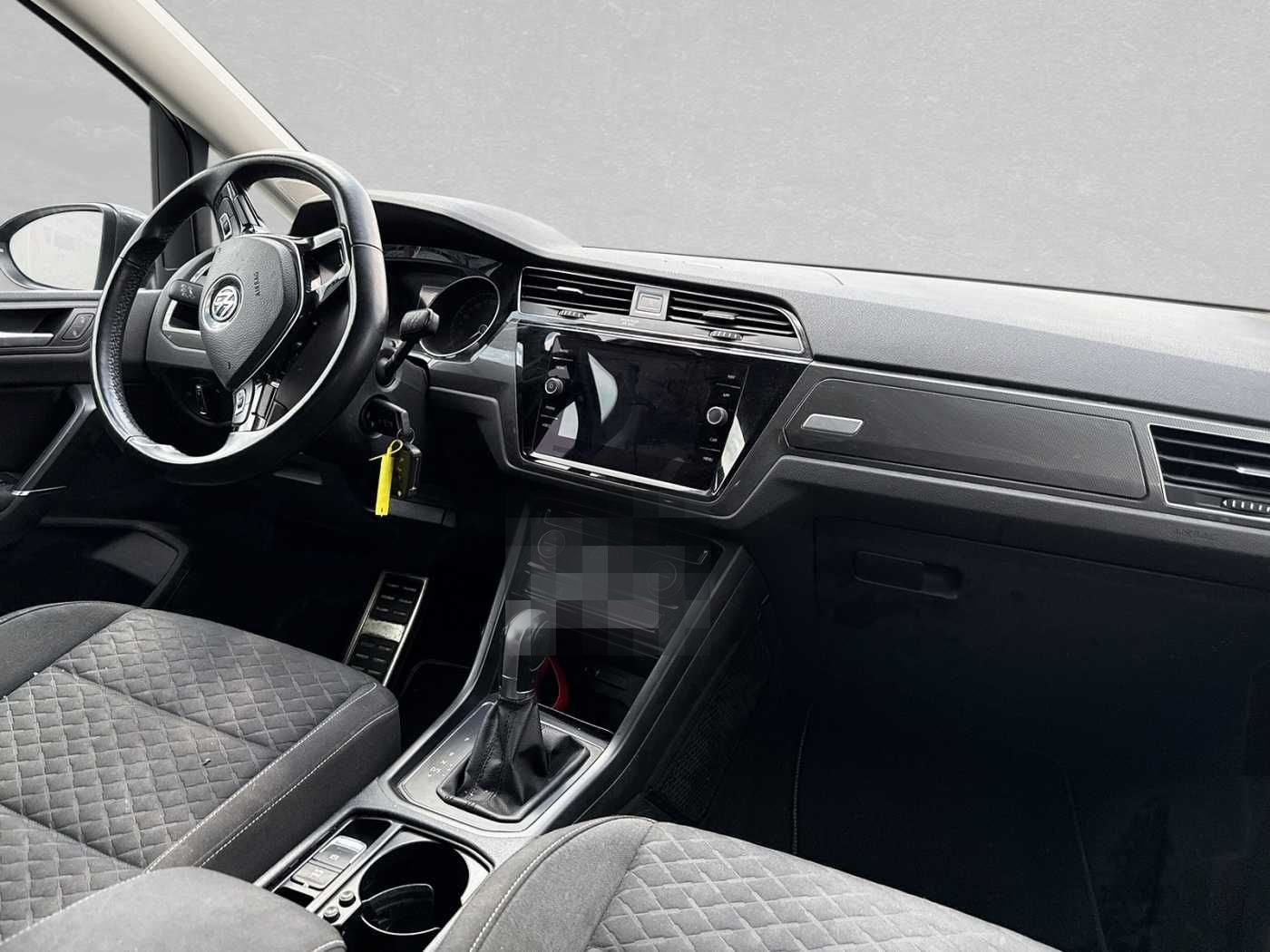 Volkswagen Touran 1.5 TSI DSG Join *R-Line* foto 4