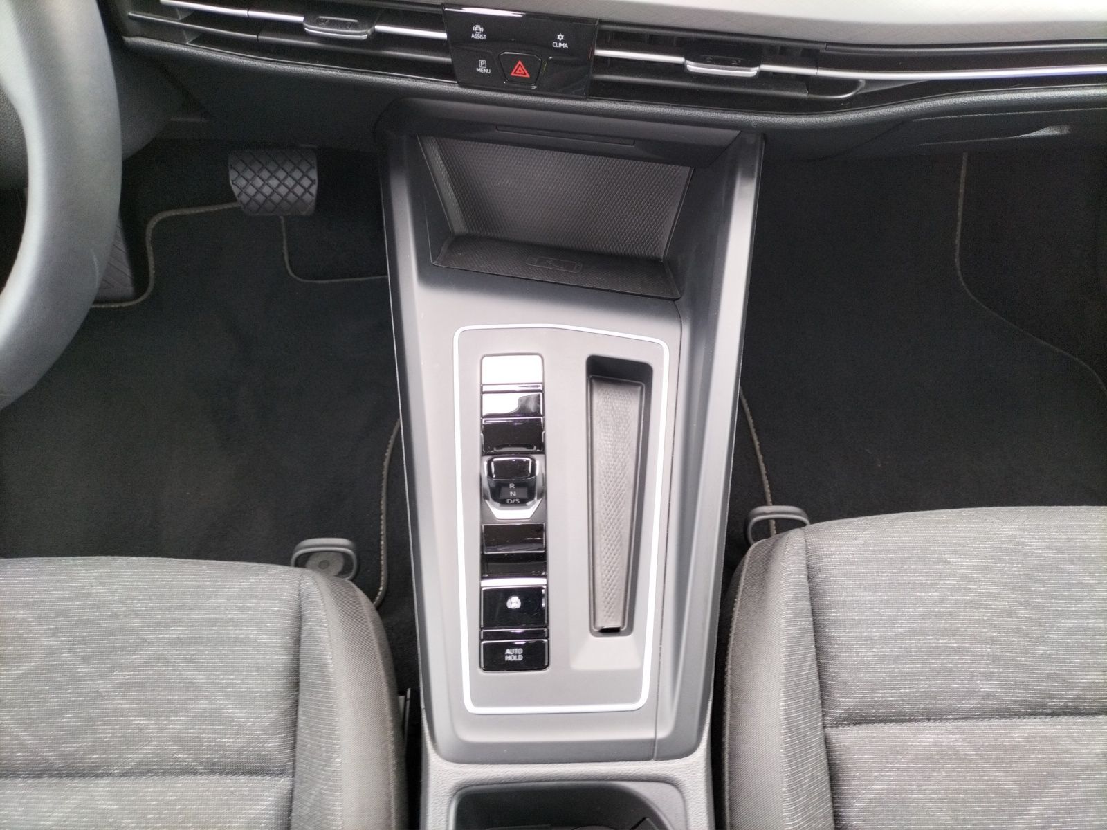 Volkswagen Golf VIII TDI Life DSG LED Navi AID ACC PDC SH foto 15