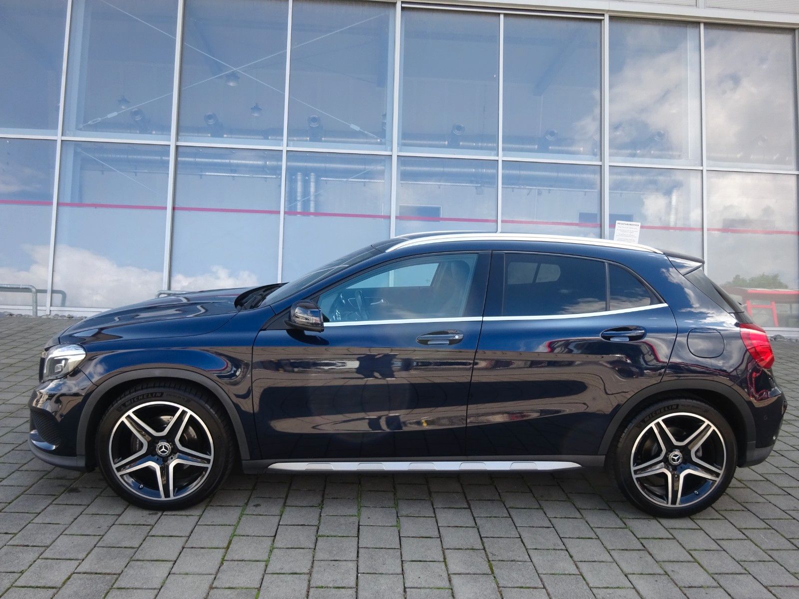 Mercedes-Benz GLA 220 CDI / d 4Matic AMG LINE foto 1