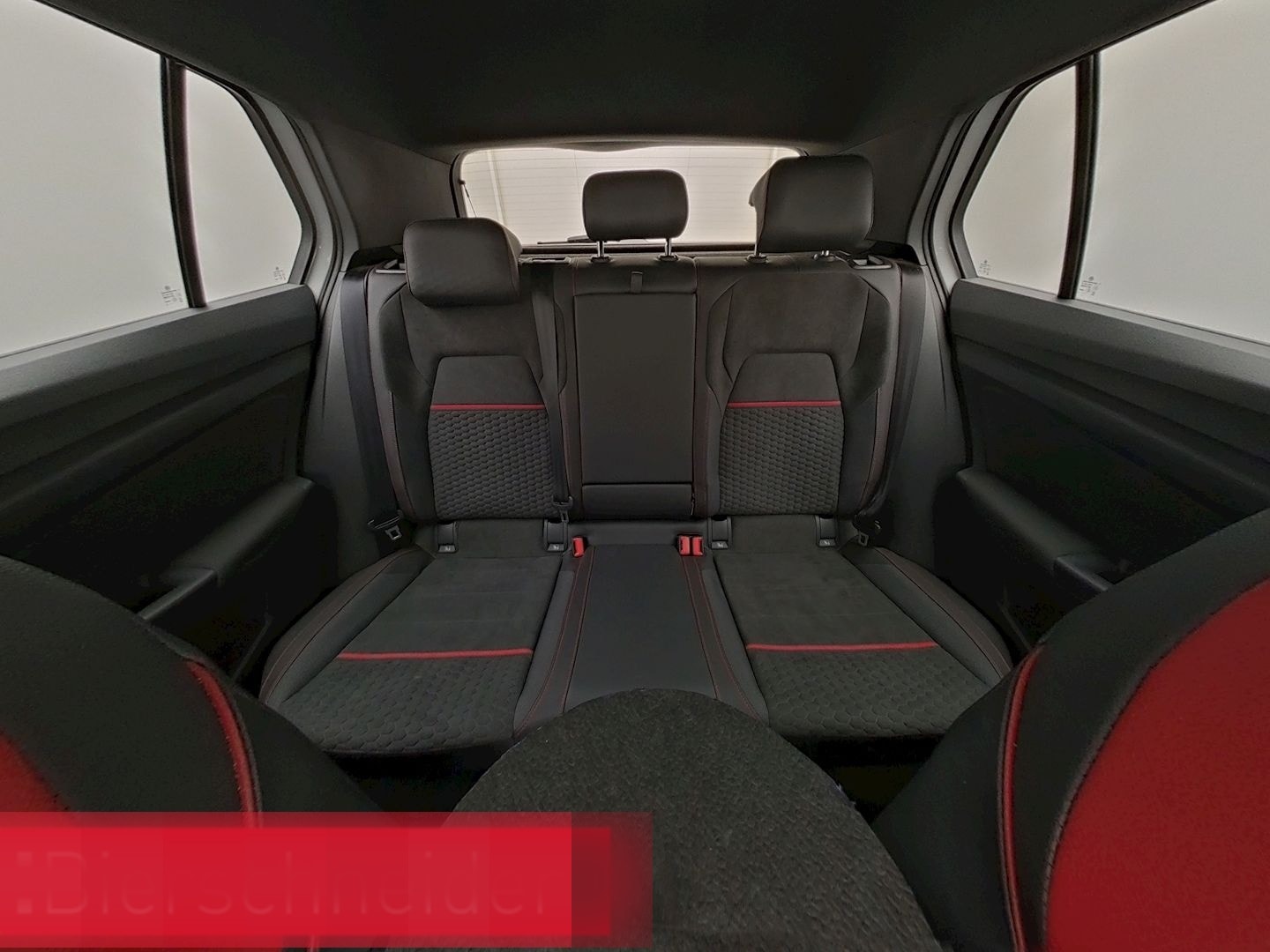 Volkswagen Golf GTI 8 2.0 TSI DSG Clubsport PANO KAMERA NAV foto 16