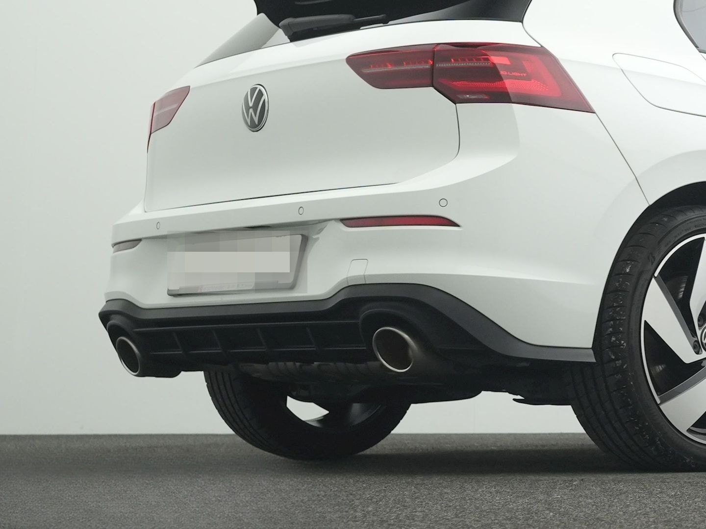 Volkswagen Golf GTI 8 2.0 TSI DSG Clubsport PANO KAMERA NAV foto 24