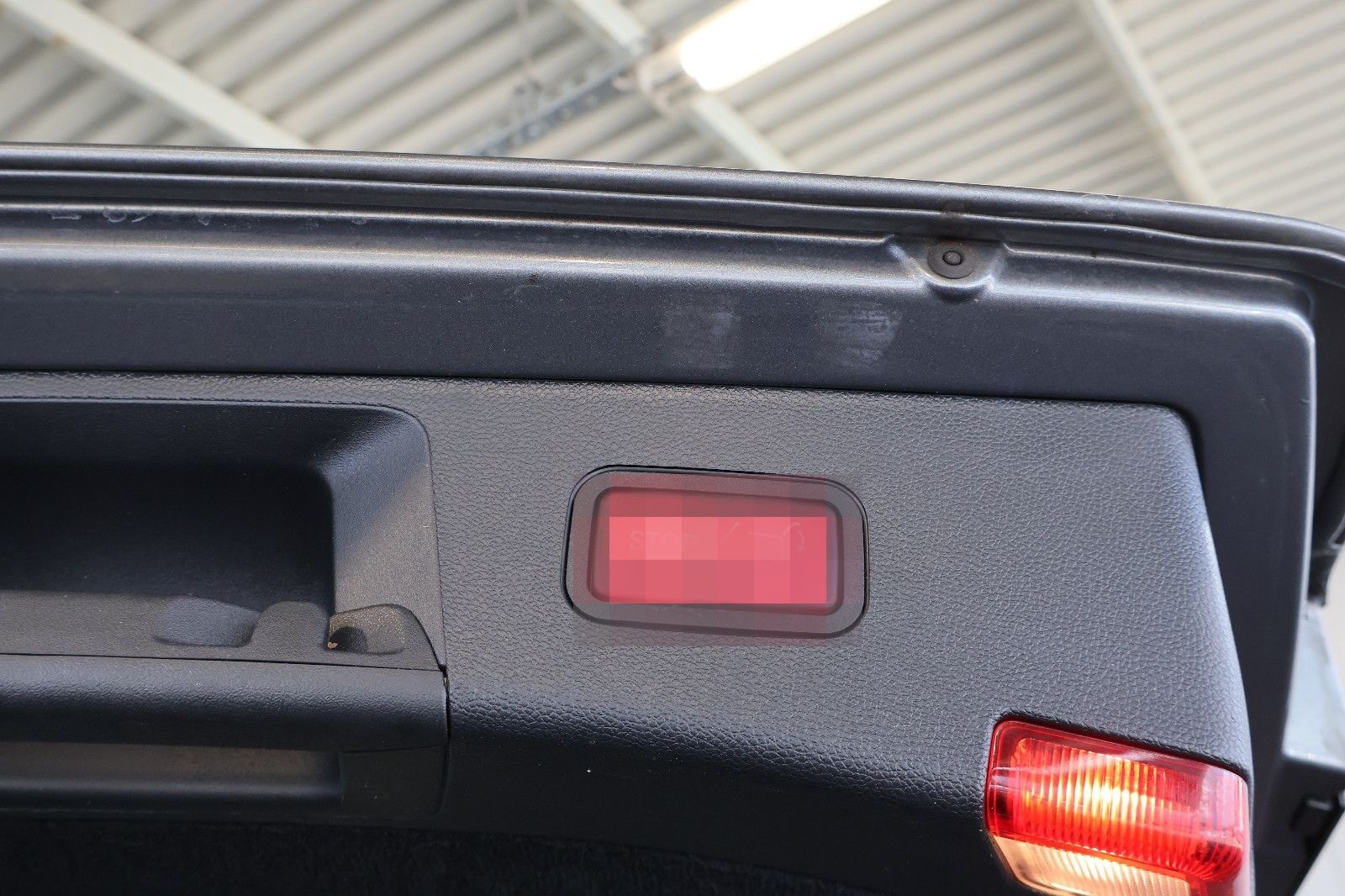 Mercedes-Benz E 220 4Matic Avantgarde COMAND+ILS+18"+AHK foto 13