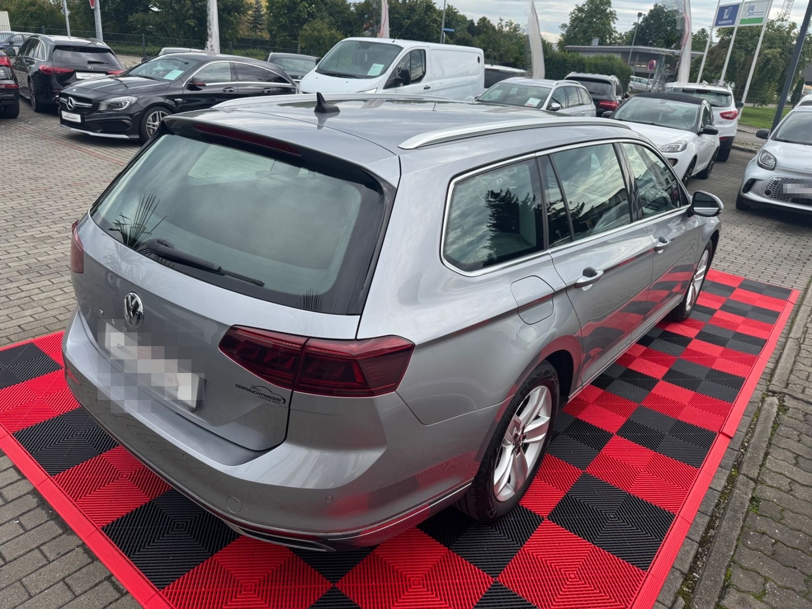 Volkswagen Passat 2,0 TDI Variant Elegance*IQ.Light*Kamera* foto 8