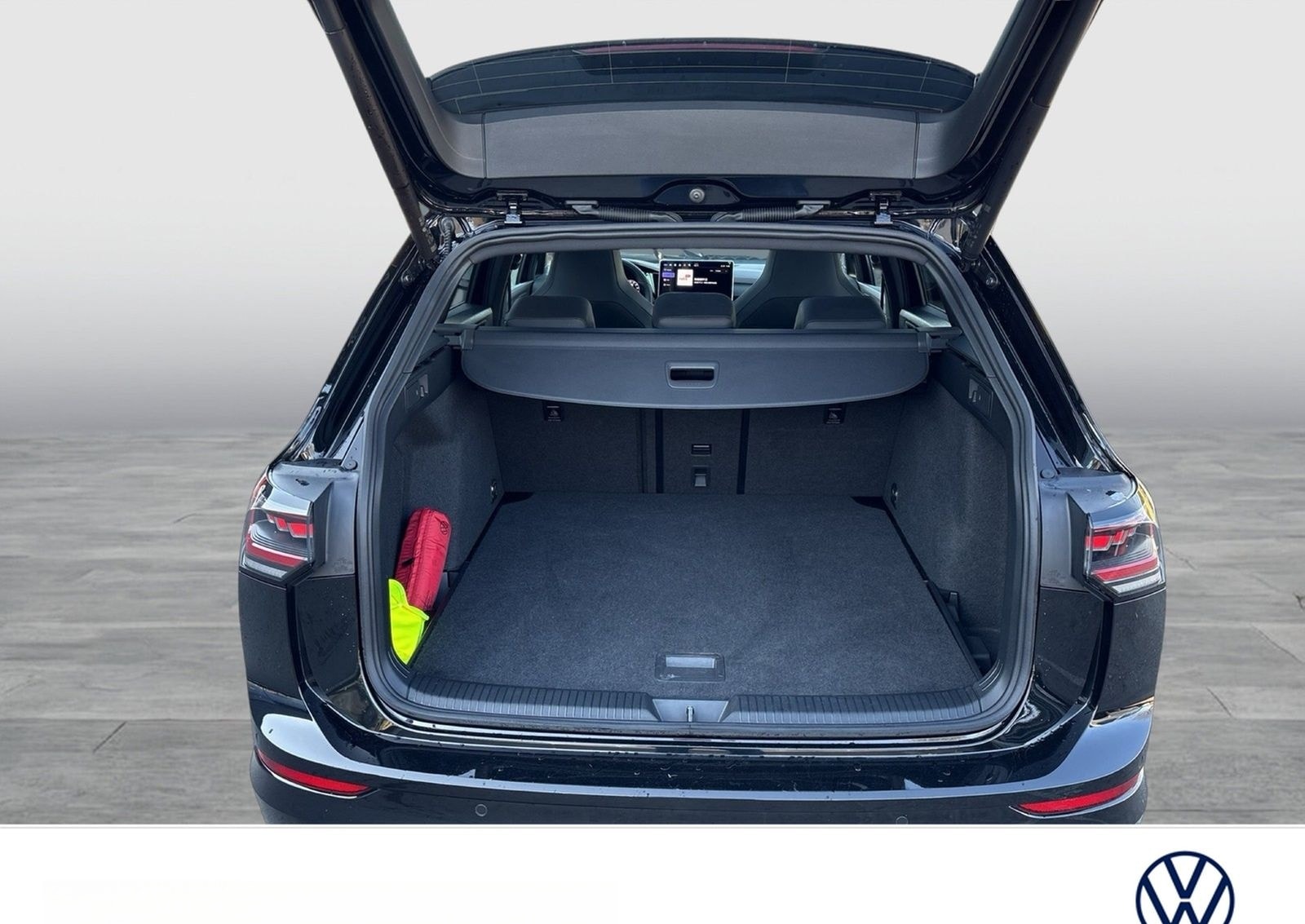 Volkswagen Golf Variant VIII 2.0 R-LINE BLACKSTYLE PANO CAM foto 15
