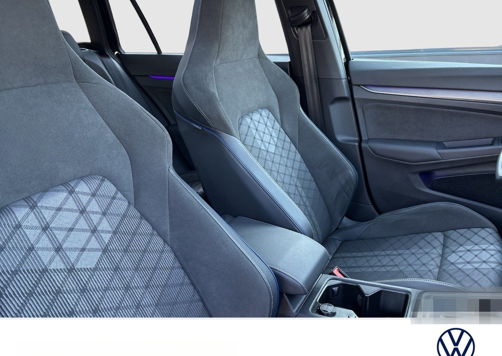 Volkswagen Golf Variant VIII 2.0 R-LINE BLACKSTYLE PANO CAM foto 8