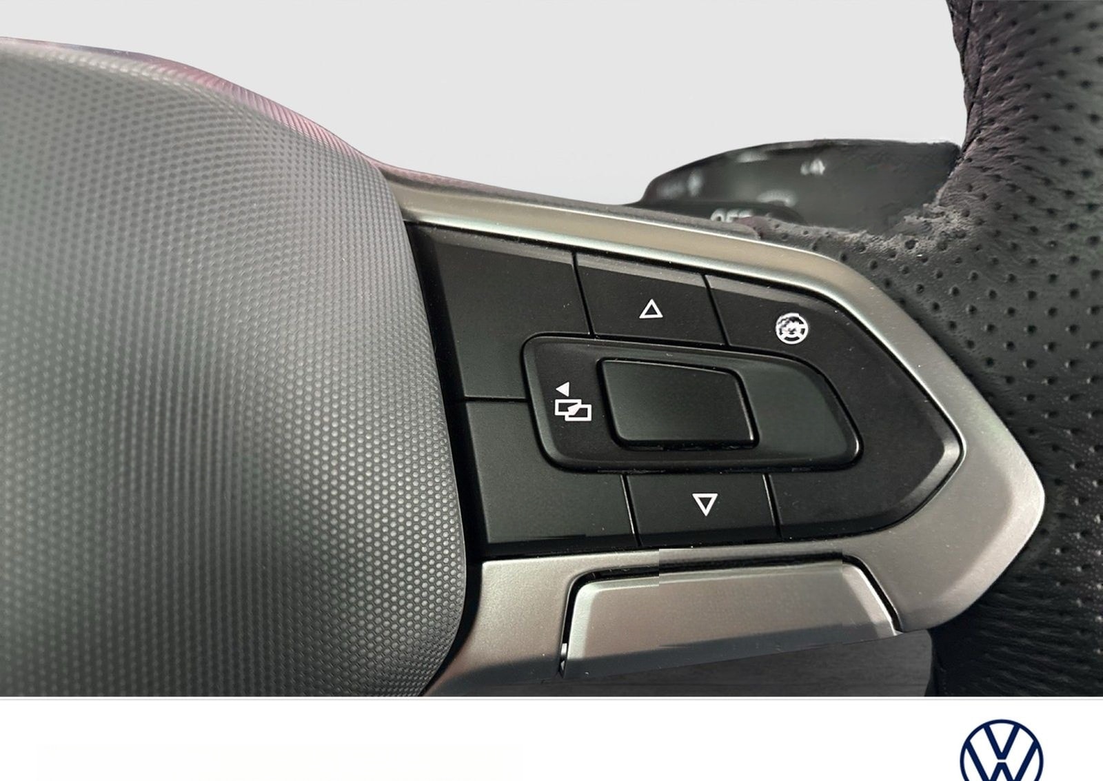 Volkswagen Golf Variant VIII 2.0 R-LINE BLACKSTYLE PANO CAM foto 14