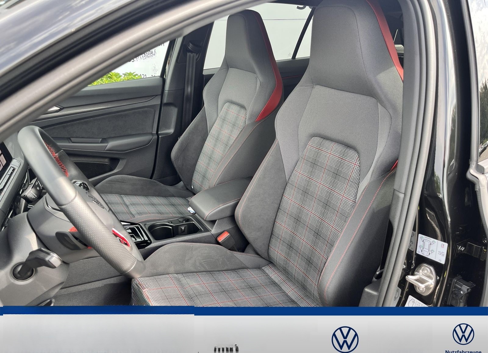 Volkswagen Golf VIII Lim. GTI 2.0 TSI foto 9