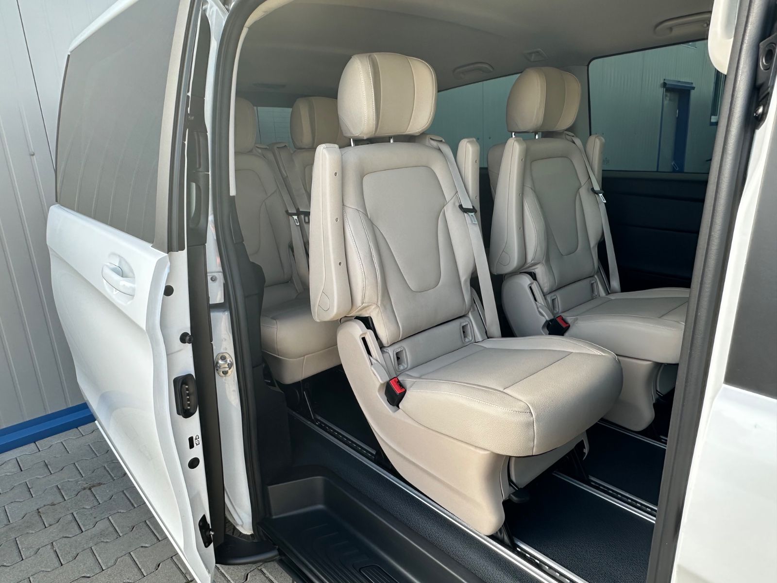 Mercedes-Benz V220 d LANG 4M 9G WEBASTO NAVI MBUX AHK 8-SITZER foto 19