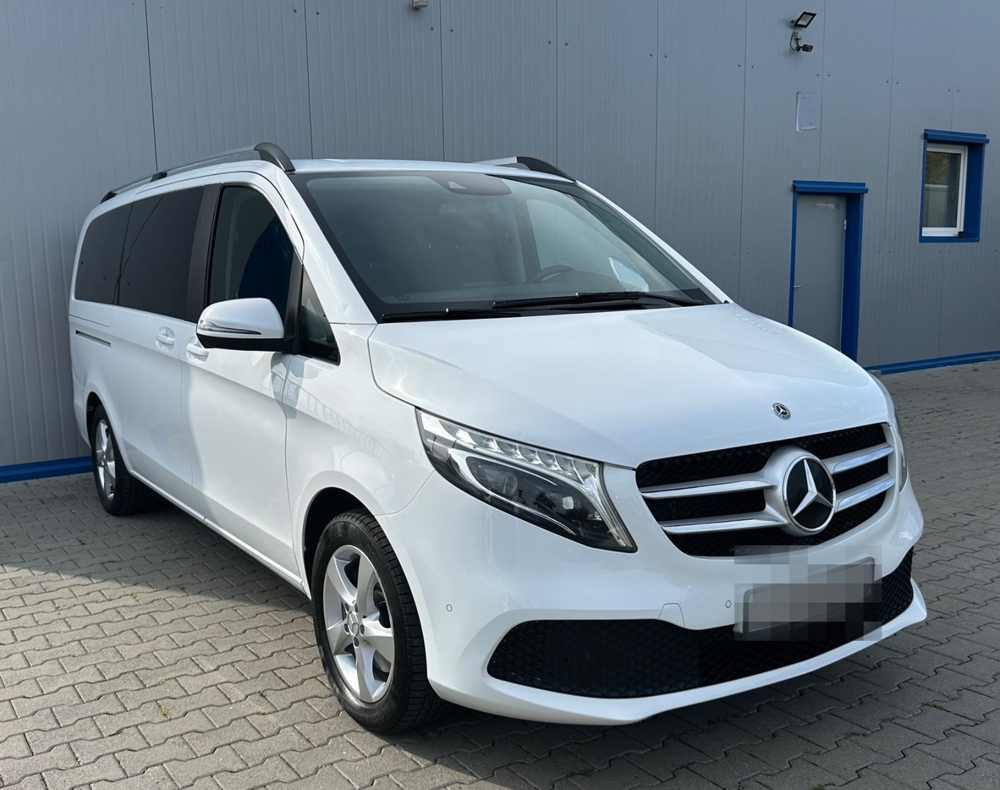 Mercedes-Benz V220 d LANG 4M 9G WEBASTO NAVI MBUX AHK 8-SITZER foto 3