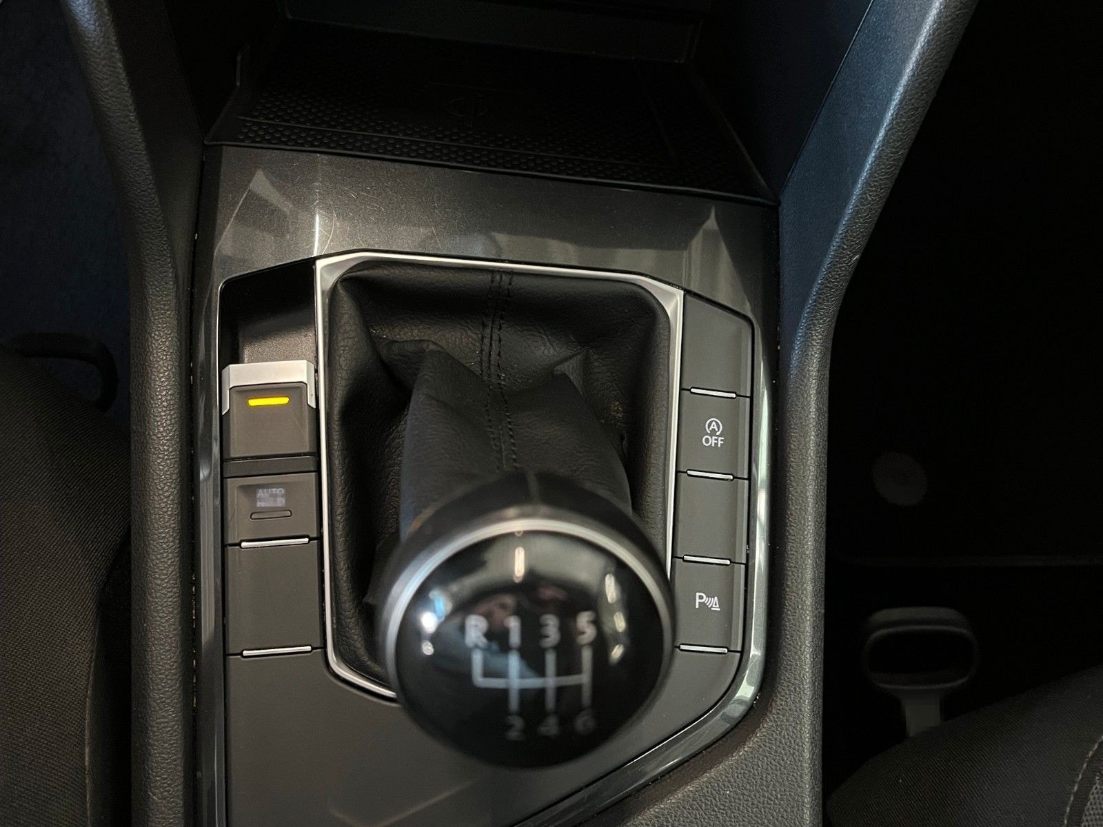 Volkswagen Tiguan 2.0 TDi Comfortline NAVI LED WinterPaket foto 18