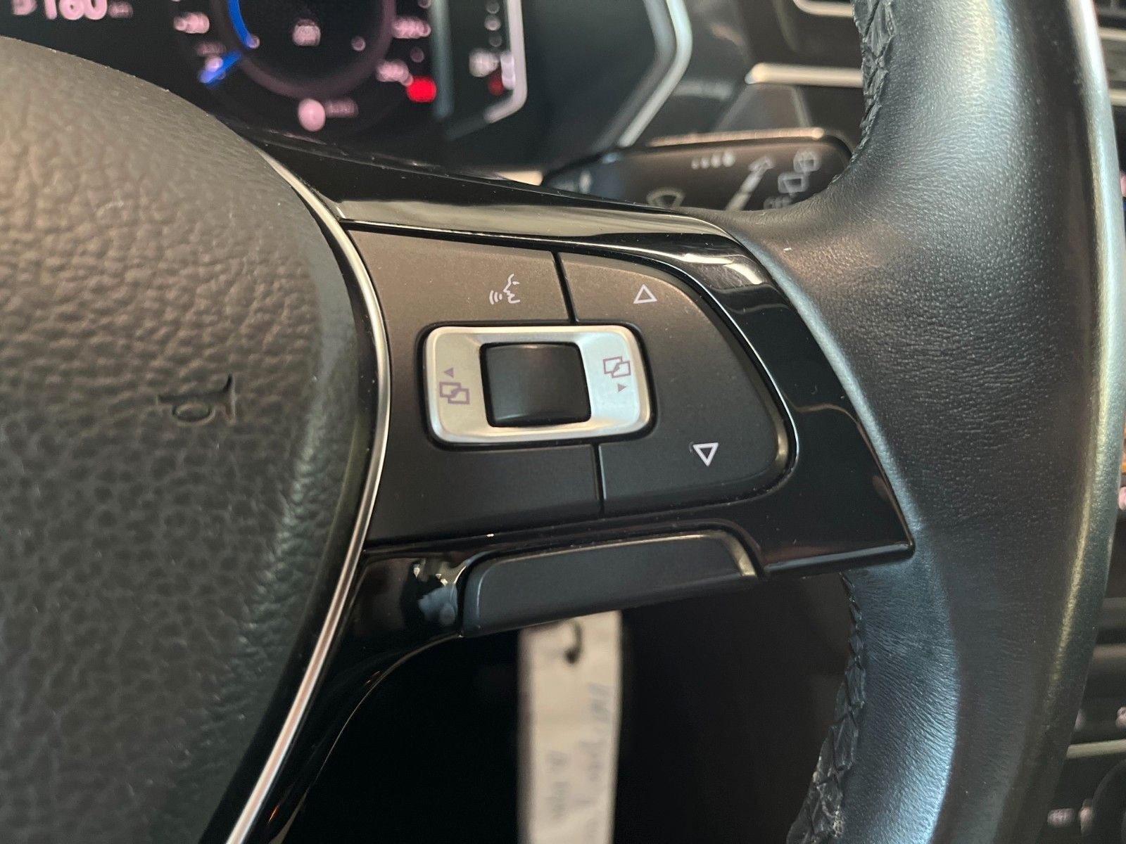 Volkswagen Tiguan 2.0 TDi Comfortline NAVI LED WinterPaket foto 22