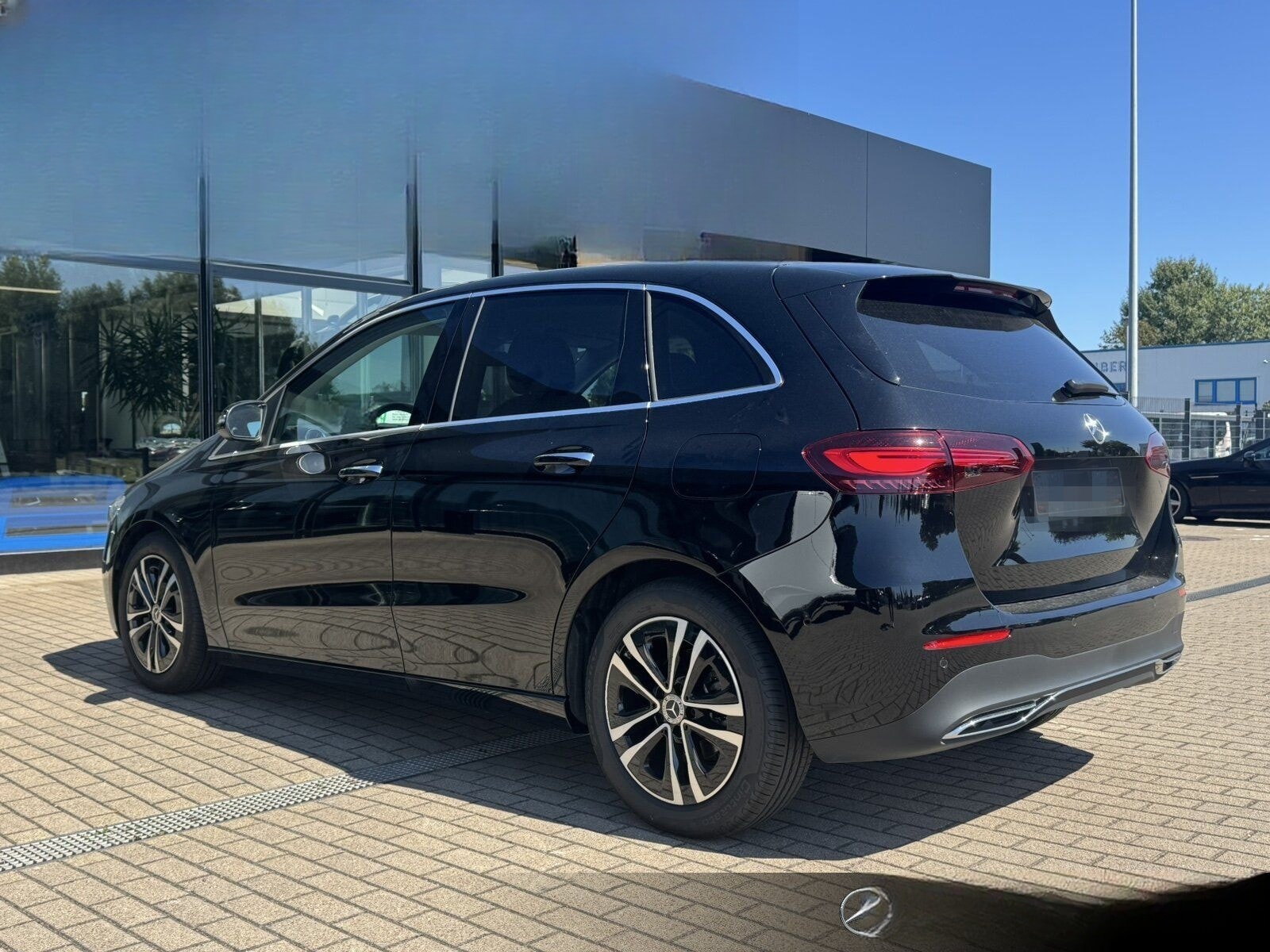 Mercedes-Benz B 180 Multibeam+Distronic+Keyless-Go+KlimaNavi foto 3