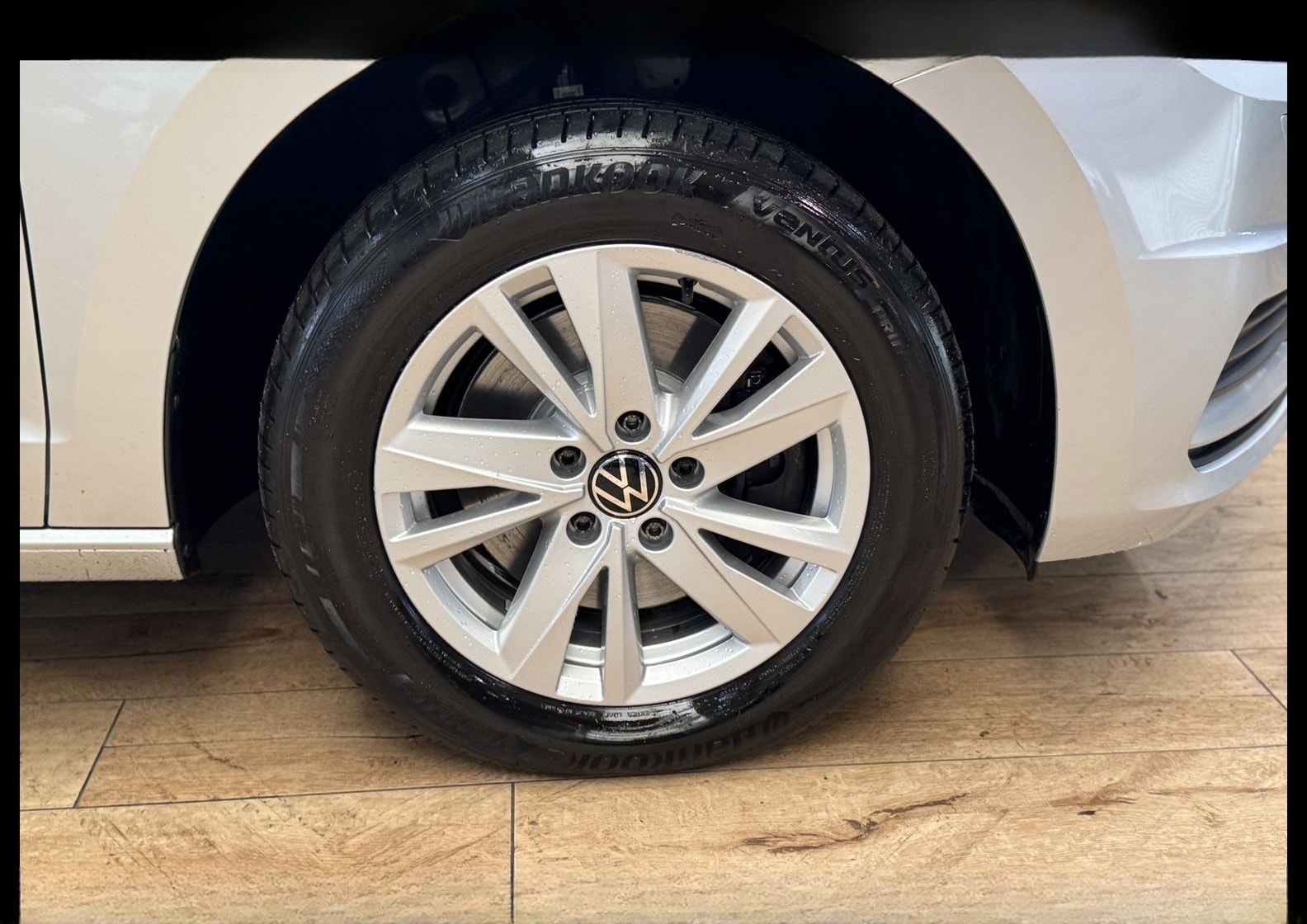 Volkswagen Touran Comfortline 2.0 TDI DSG App Connect/LED/ foto 11