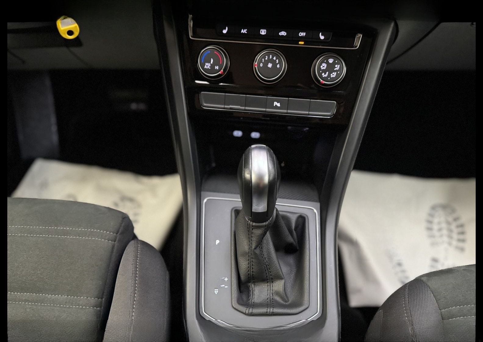 Volkswagen Touran Comfortline 2.0 TDI DSG App Connect/LED/ foto 19