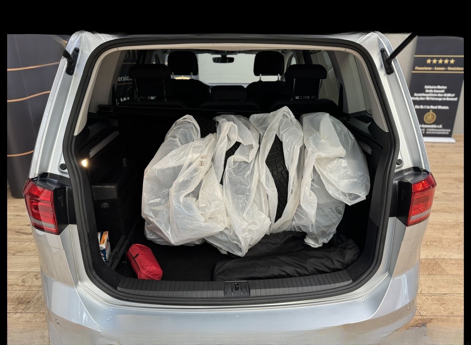 Volkswagen Touran Comfortline 2.0 TDI DSG App Connect/LED/ foto 23