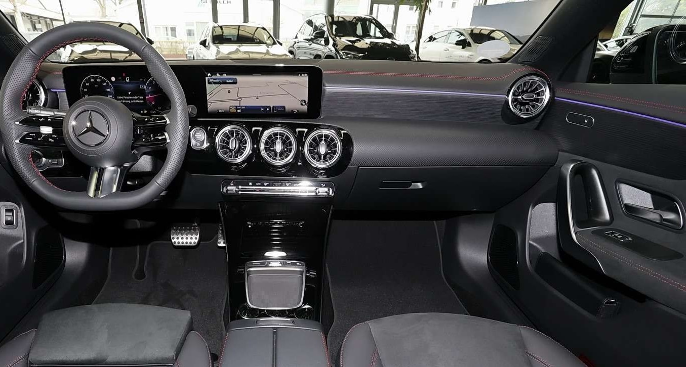Mercedes-Benz CLA 200 Coupé AMG Distronic+360°+LED+Pano+Totwi foto 5