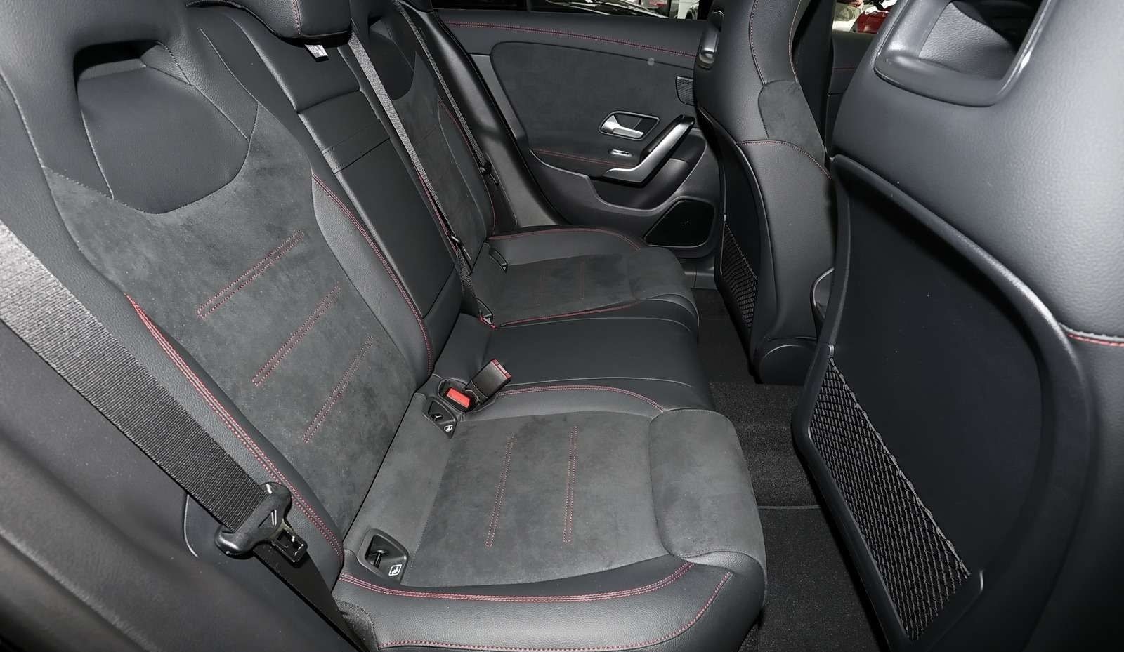 Mercedes-Benz CLA 200 Coupé AMG Distronic+360°+LED+Pano+Totwi foto 6