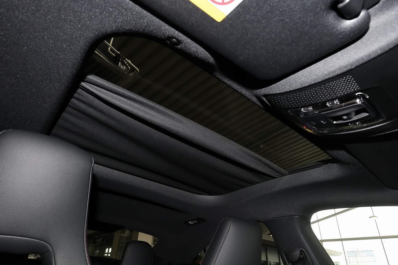 Mercedes-Benz CLA 200 Coupé AMG Distronic+360°+LED+Pano+Totwi foto 10