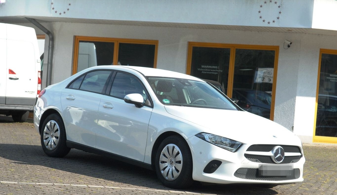 Mercedes-Benz A 180 d Automatik Navi Klimaautomatik foto 1
