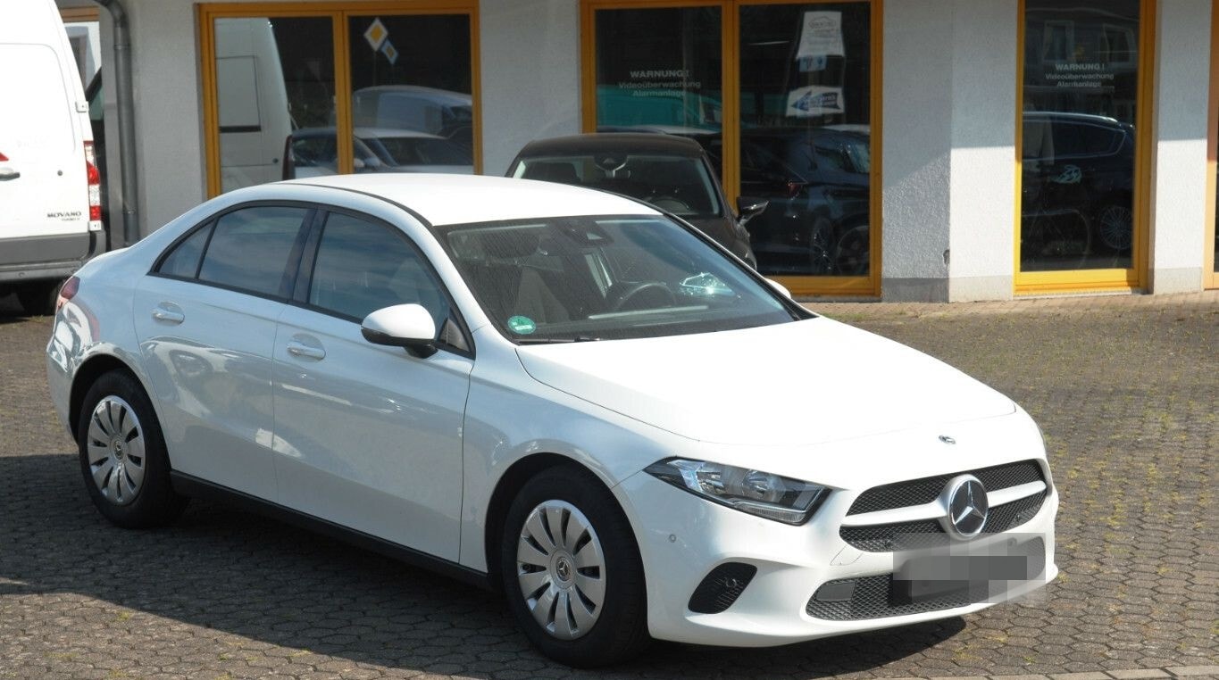 Mercedes-Benz A 180 d Automatik Navi Klimaautomatik foto 2