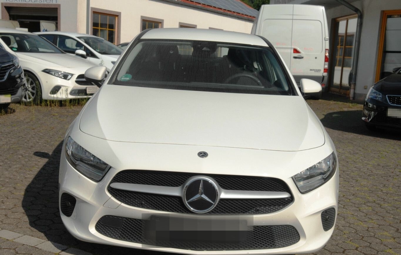 Mercedes-Benz A 180 d Automatik Navi Klimaautomatik foto 3