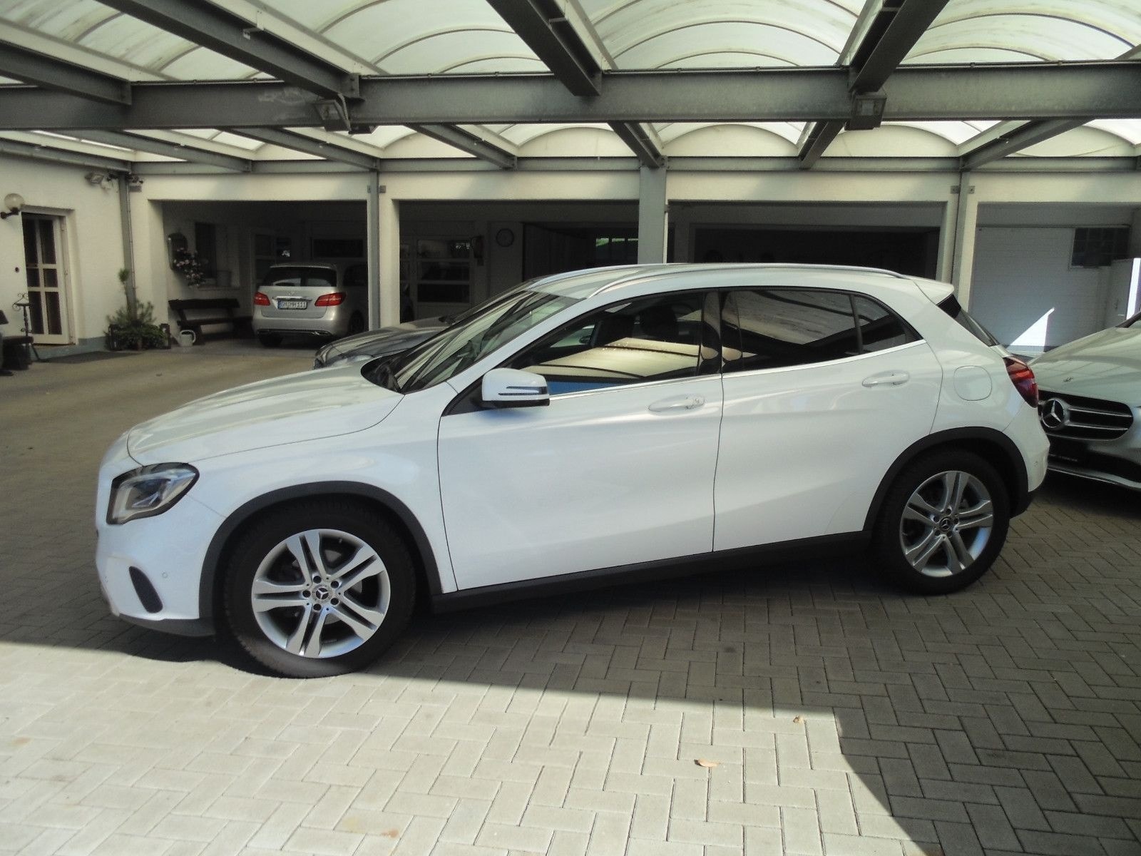 Mercedes-Benz GLA 180 Urban Kamera LED Navi Sitzh foto 4