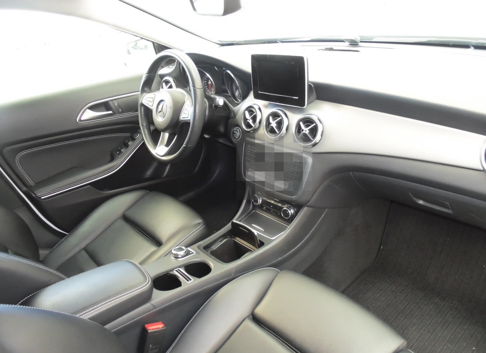 Mercedes-Benz GLA 180 Urban Kamera LED Navi Sitzh foto 8