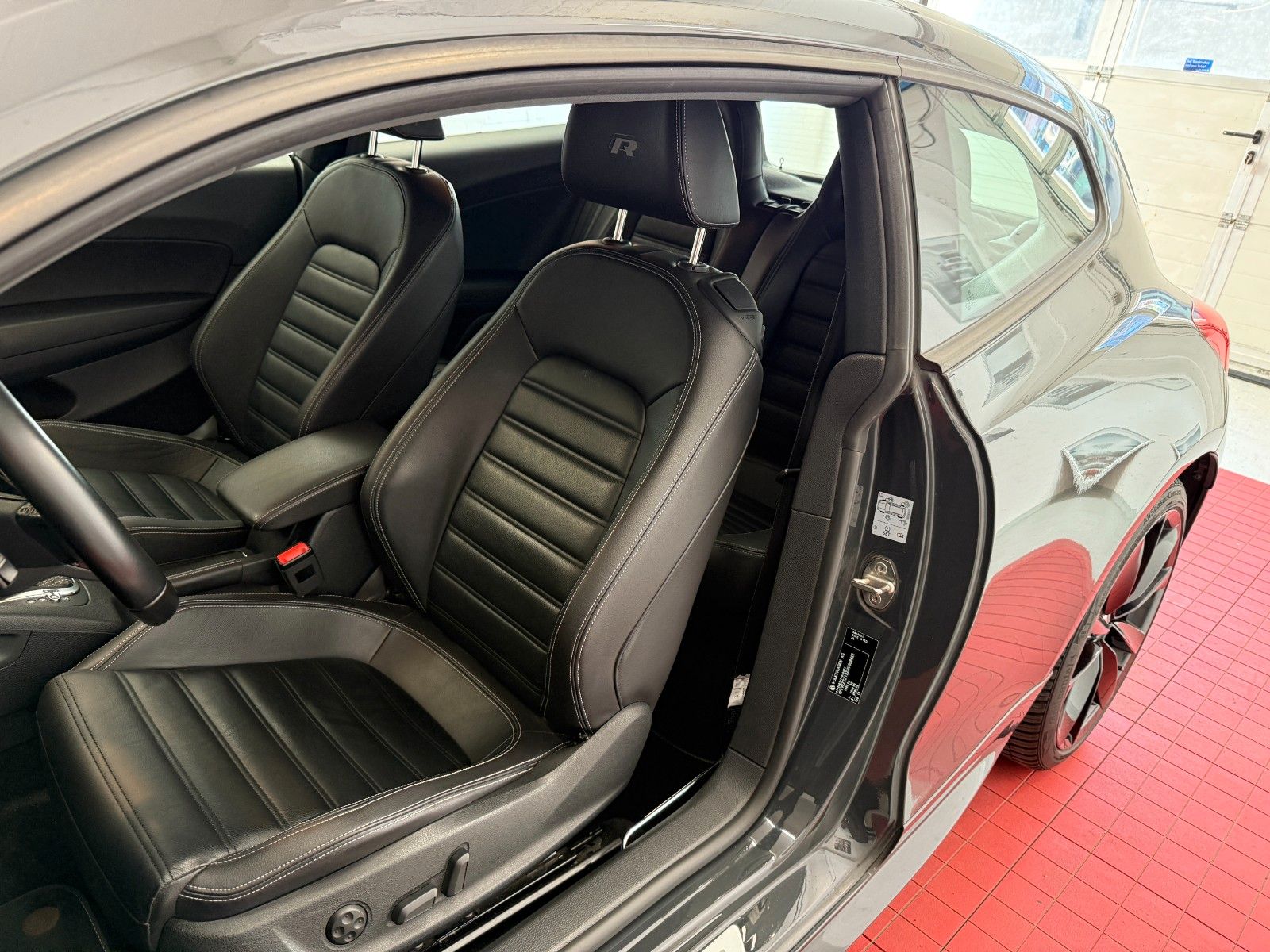 Volkswagen Scirocco R 2.0 TSI Leder/Xenon/BT/19 Zoll foto 13