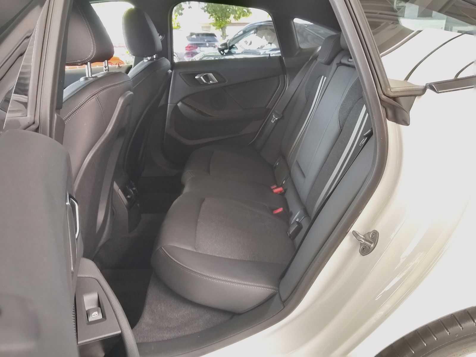 BMW 218d Gran Coupé Live Cockpit Professional Navi foto 8