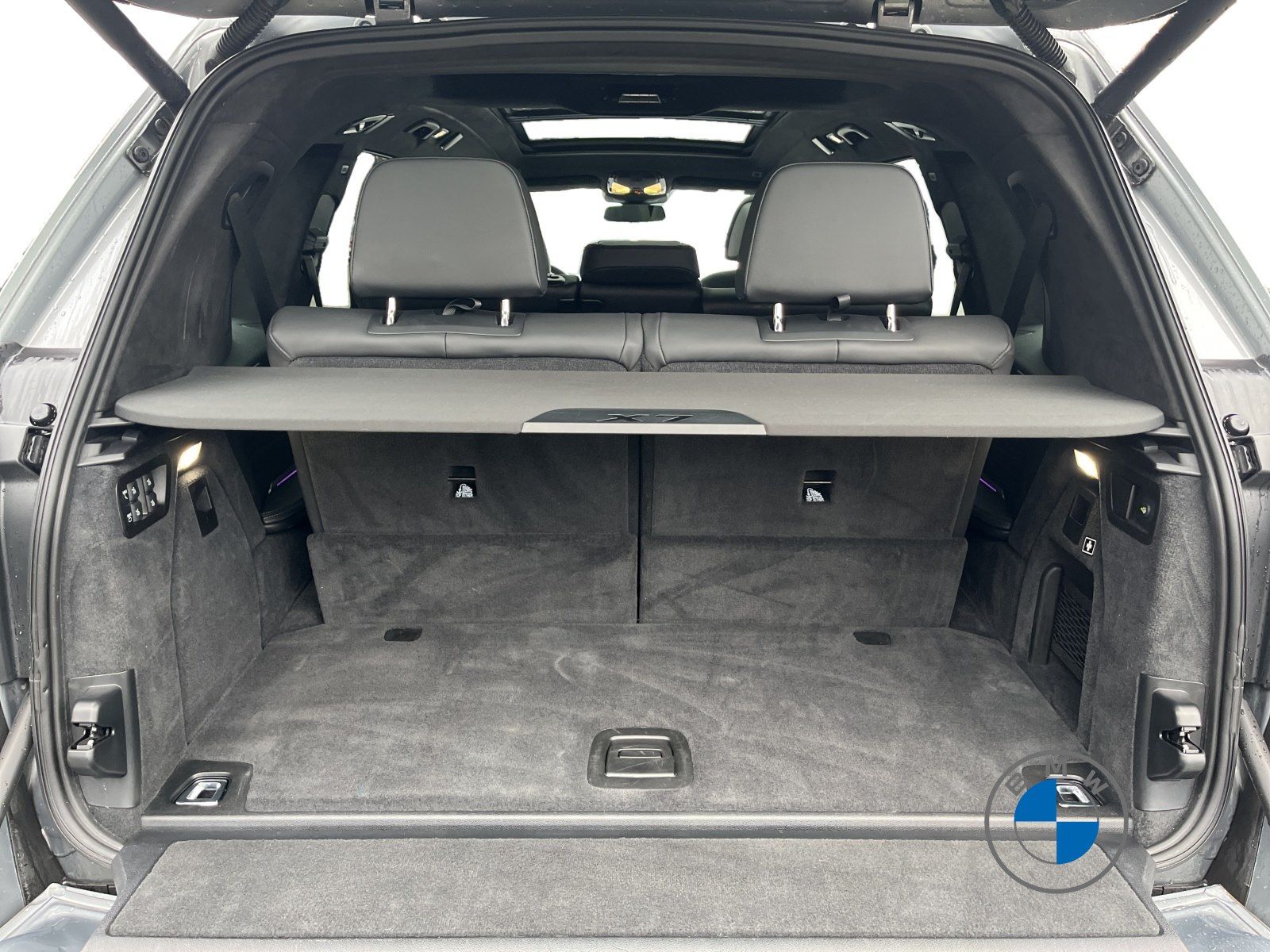 BMW X7 M60i xDrive M Sportpaket Pro Pano Sky Lounge  foto 17