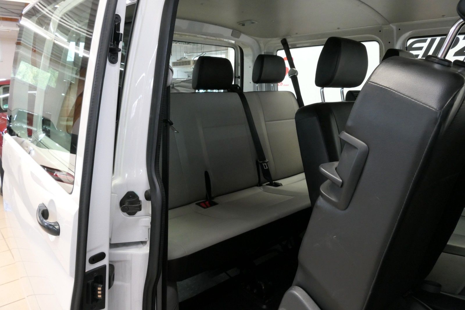 Volkswagen T6 Transporter Kombi KR *8-SITZER*KLIMA*AHK* foto 10