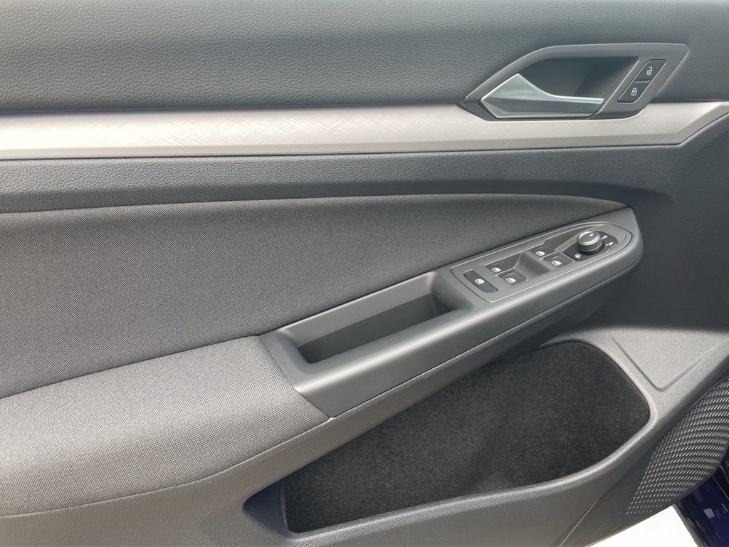 Volkswagen Golf VIII Variant 1.5 TSI Life LED*NAV*SHZ*PDC*V foto 12