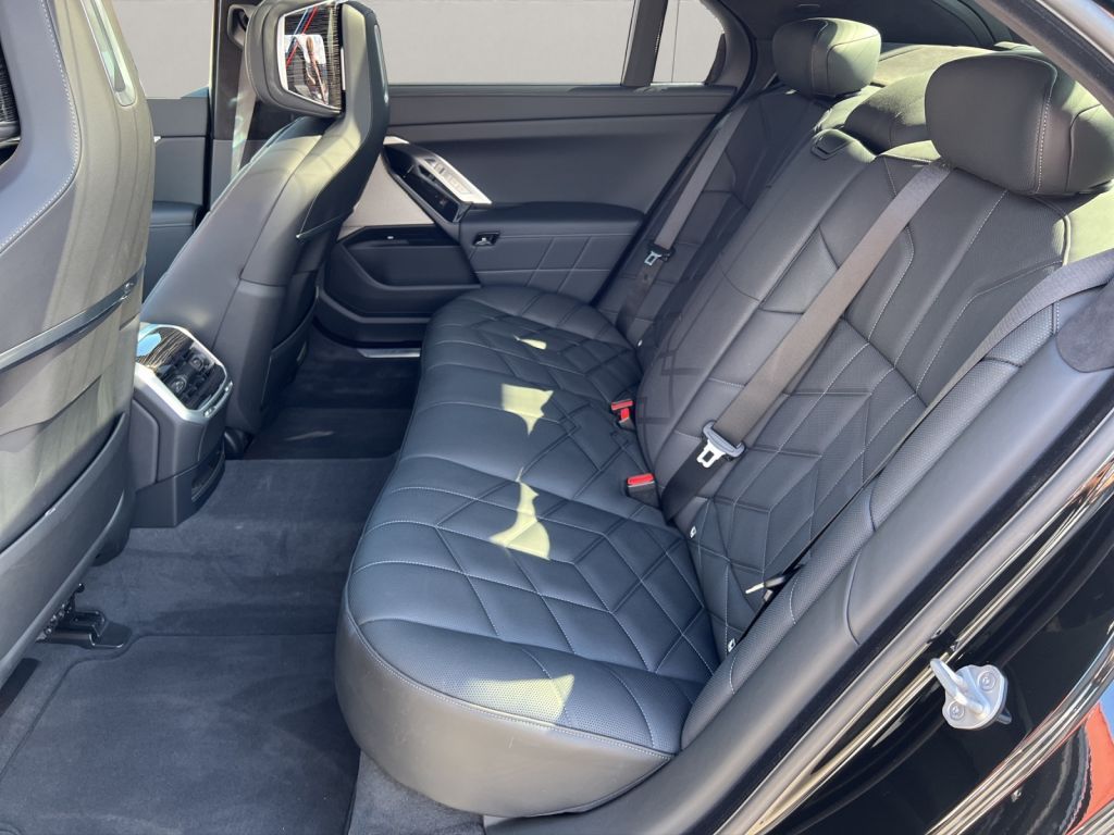 BMW 740d xDrive+M-SPORTPAKET+INNO+STDH+KLIMA-AKUSTIK foto 15