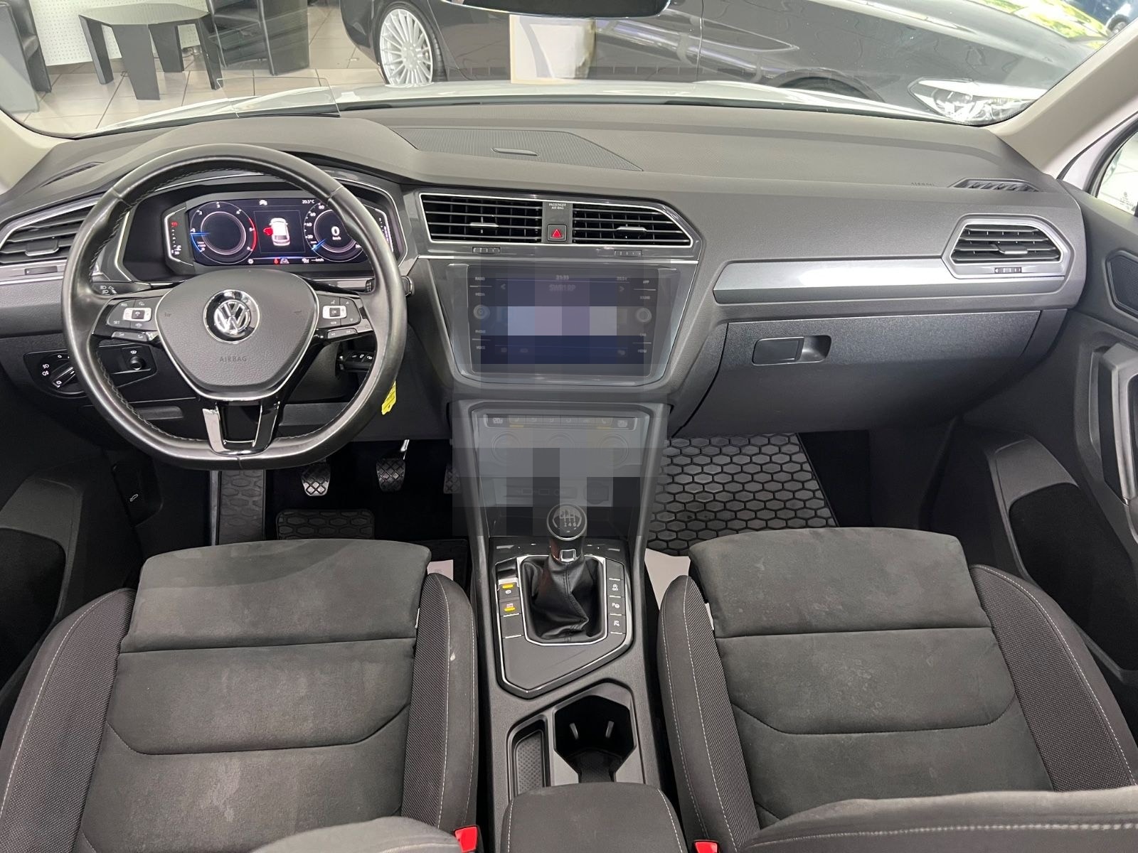 Volkswagen Tiguan Comfortline 2.0TDI *DIGITALTACHO*LED*360° foto 19