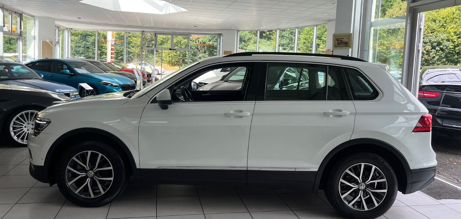 Volkswagen Tiguan Comfortline 2.0TDI *DIGITALTACHO*LED*360° foto 8