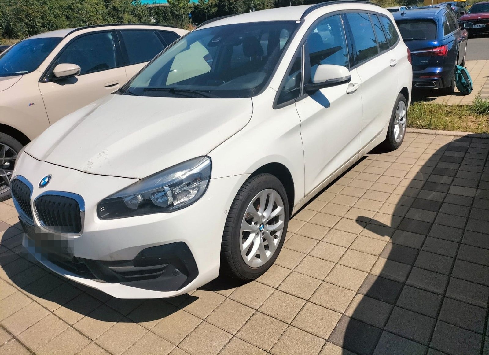 BMW 218d Gran Tourer Advantage *AHK*PDC foto 1