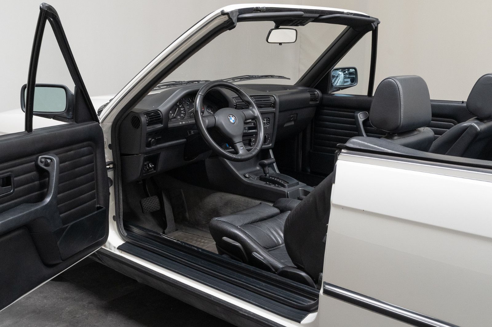 BMW 320i Cabriolet Automatik foto 9